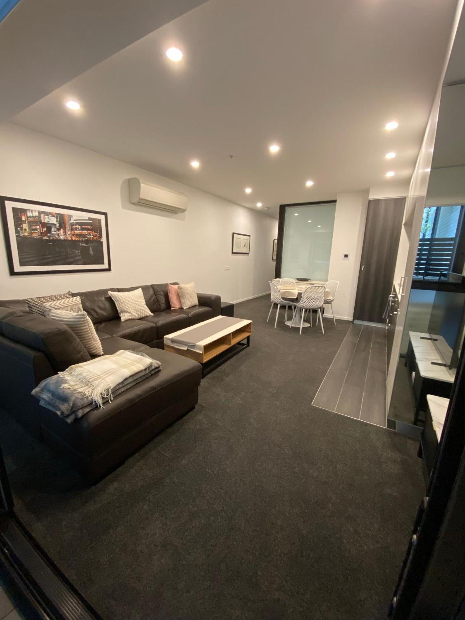 Modern Quiet 1 & 2 Bed Apt Opposite Albert Park Melburne Exterior foto
