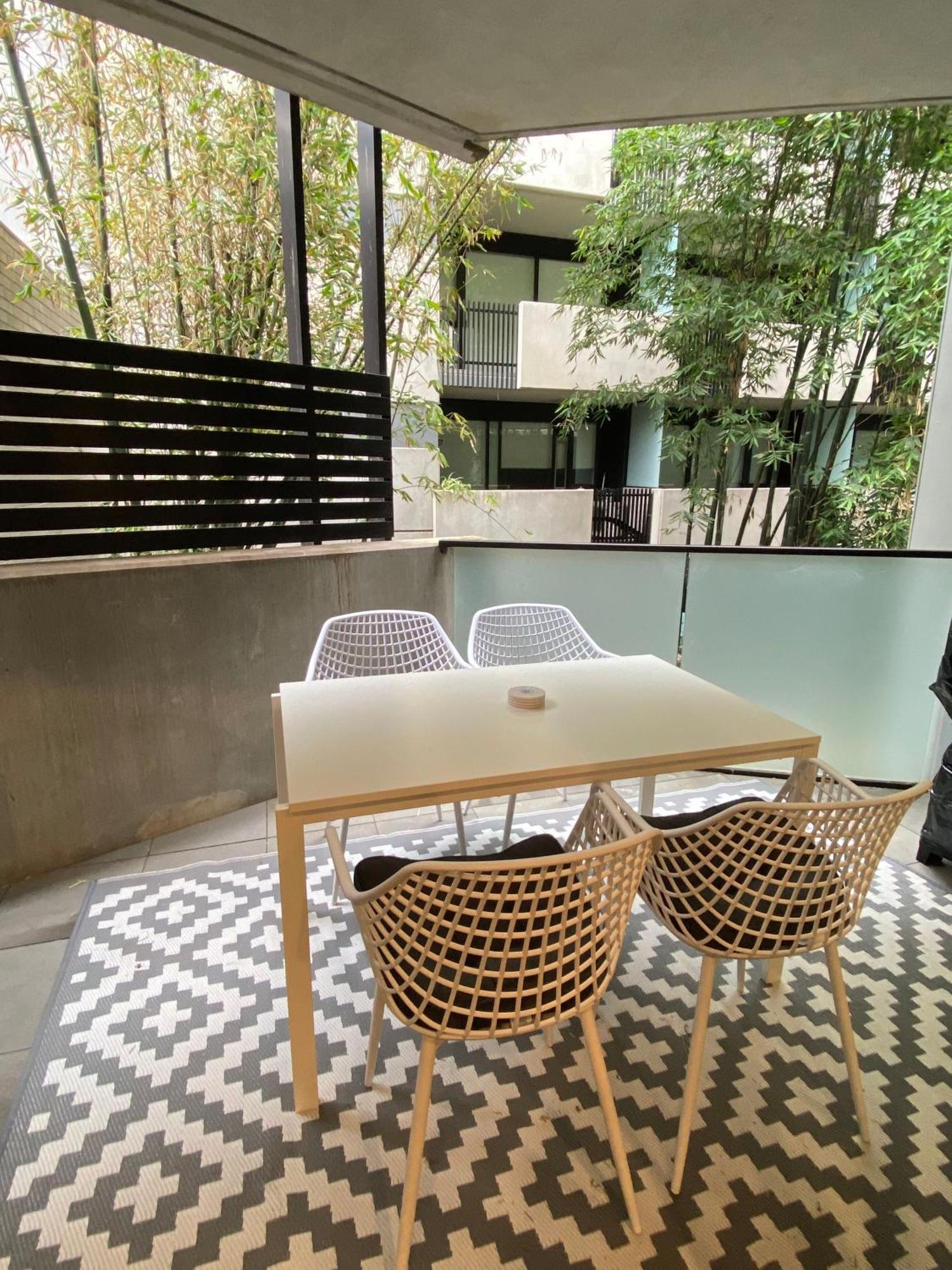 Modern Quiet 1 & 2 Bed Apt Opposite Albert Park Melburne Exterior foto