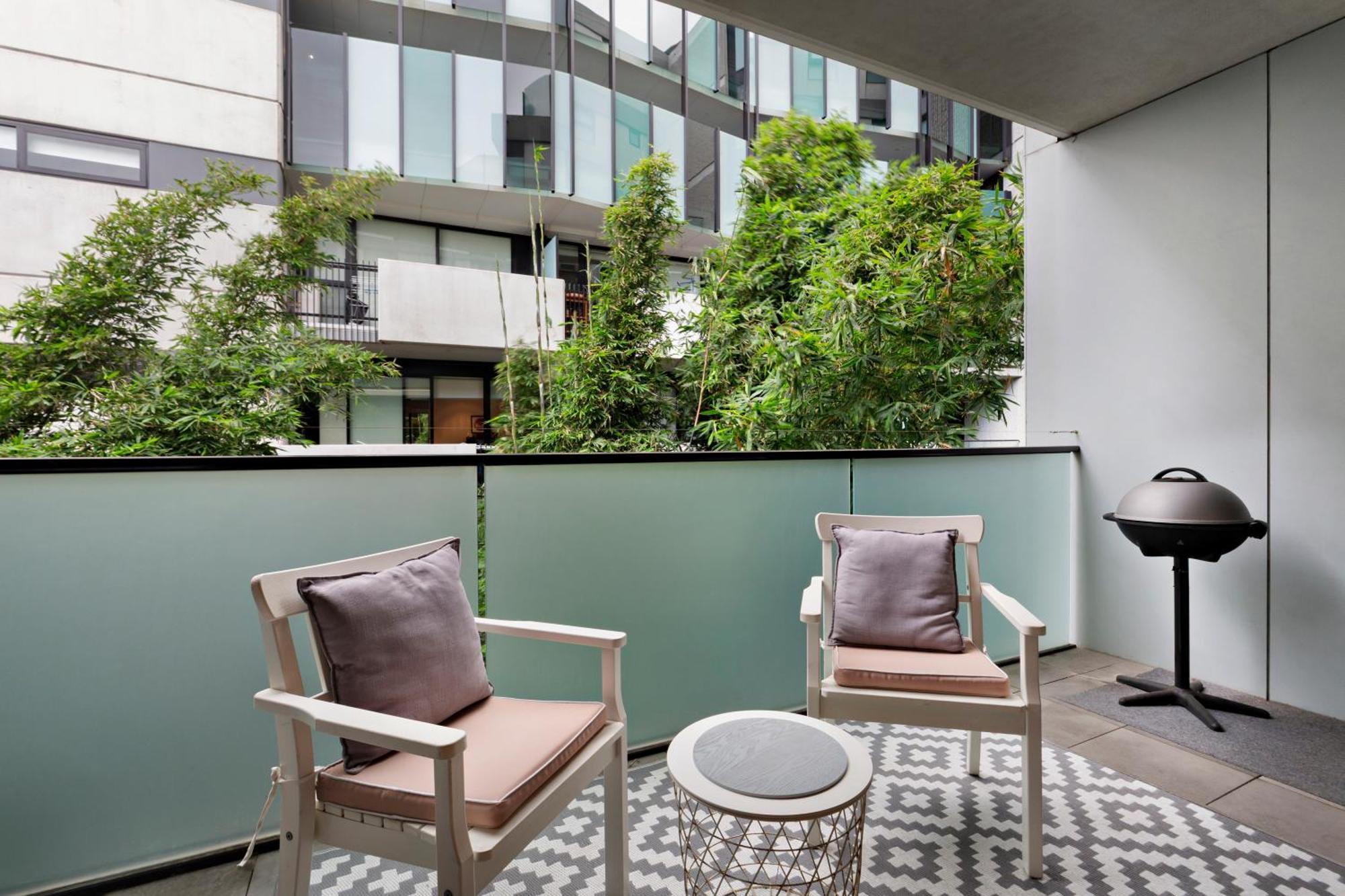 Modern Quiet 1 & 2 Bed Apt Opposite Albert Park Melburne Exterior foto